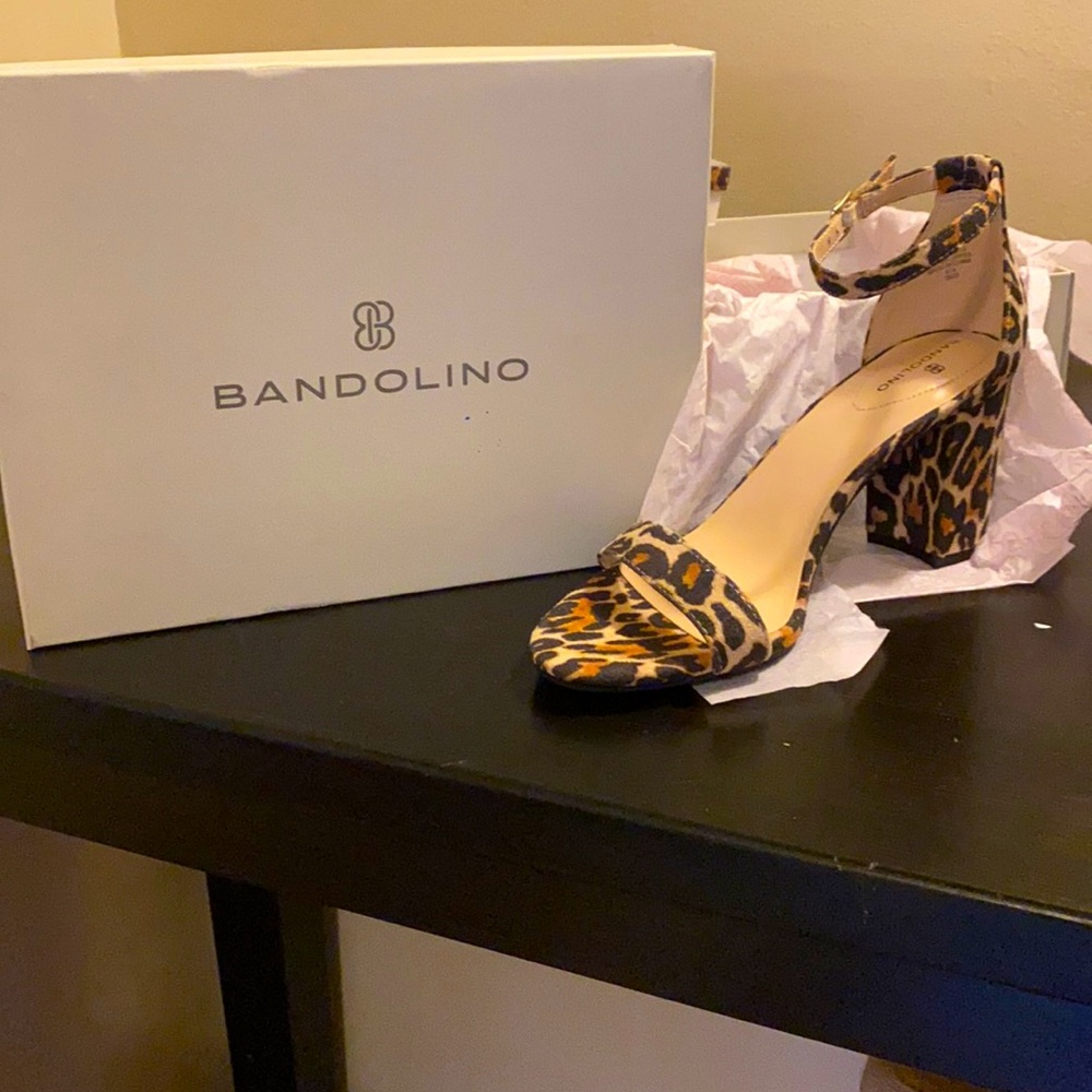 Brand new size 9 Bandolino cheetah heel sandal